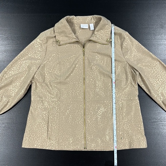 Zenergy by Chico’s Beige Gold Leopard Print Zip-Up Jacket Size 2 - Picture 9 of 11